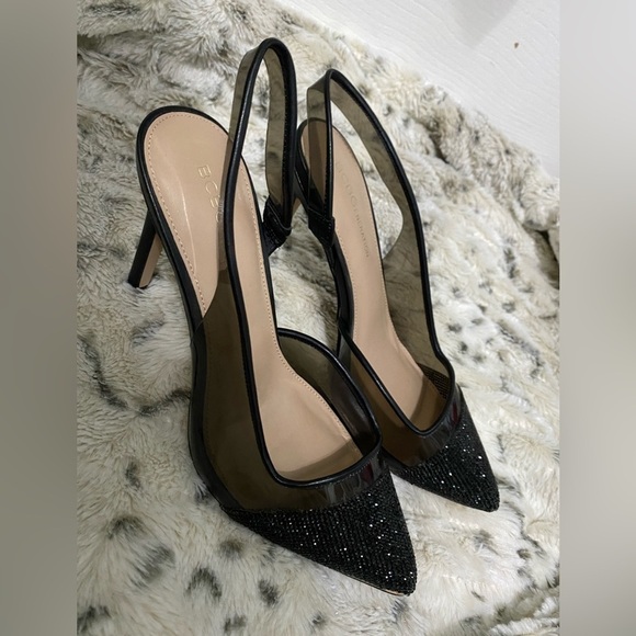 BCBGENERATION NWOB BLACK HEEL PUMPS Size 8 - Picture 1 of 6